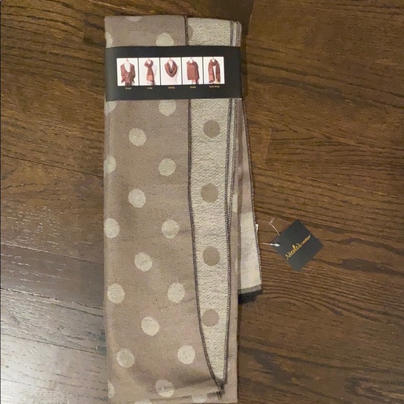 💕Pashmina styles scarf tan with beige dots - Picture 3 of 4